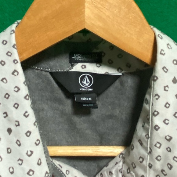 Vintage Volcom casual button up shirt short sleeve - Picture 4 of 5